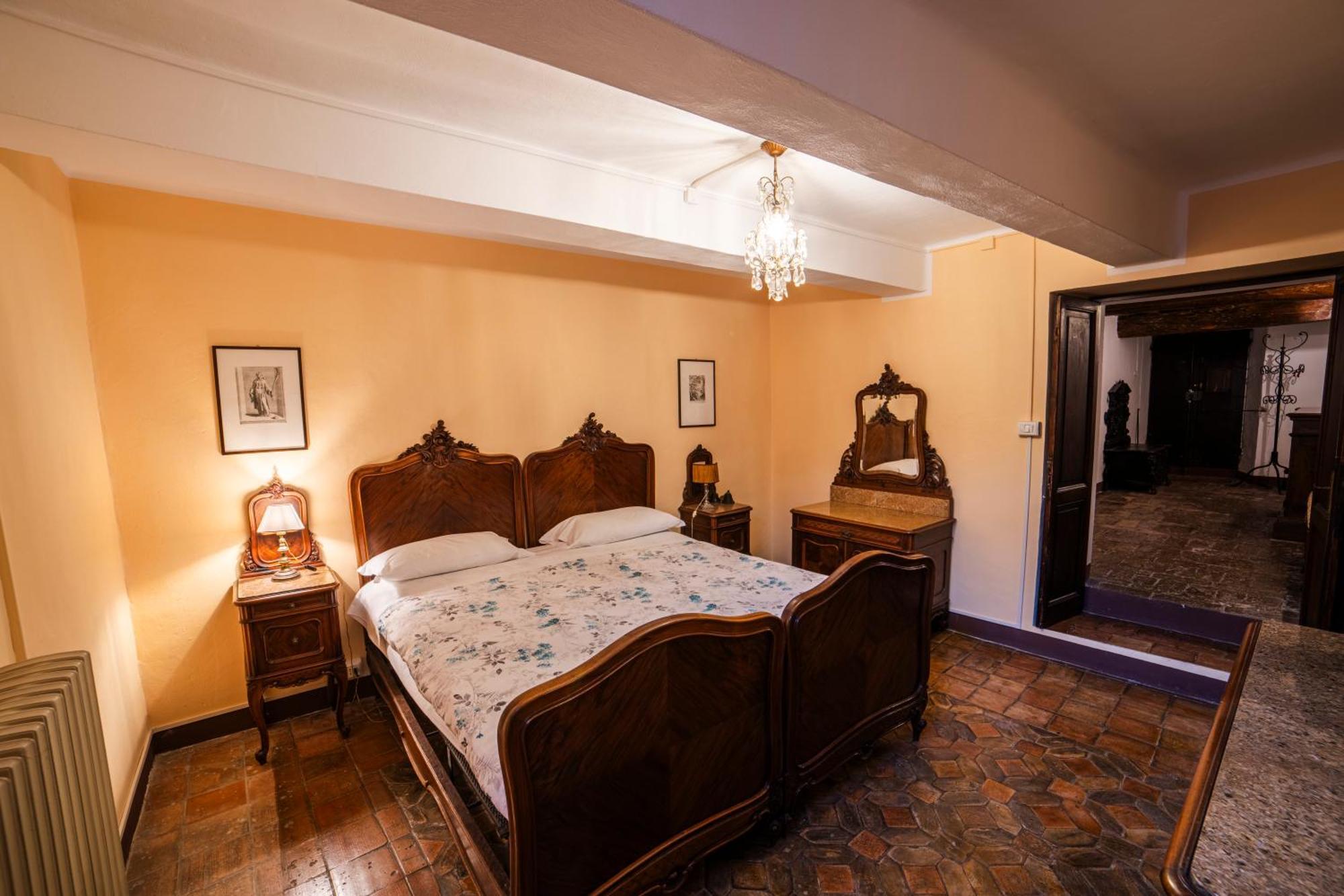 Dimora Palazzo De Antaldis Apartment อูร์บีโน ภายนอก รูปภาพ